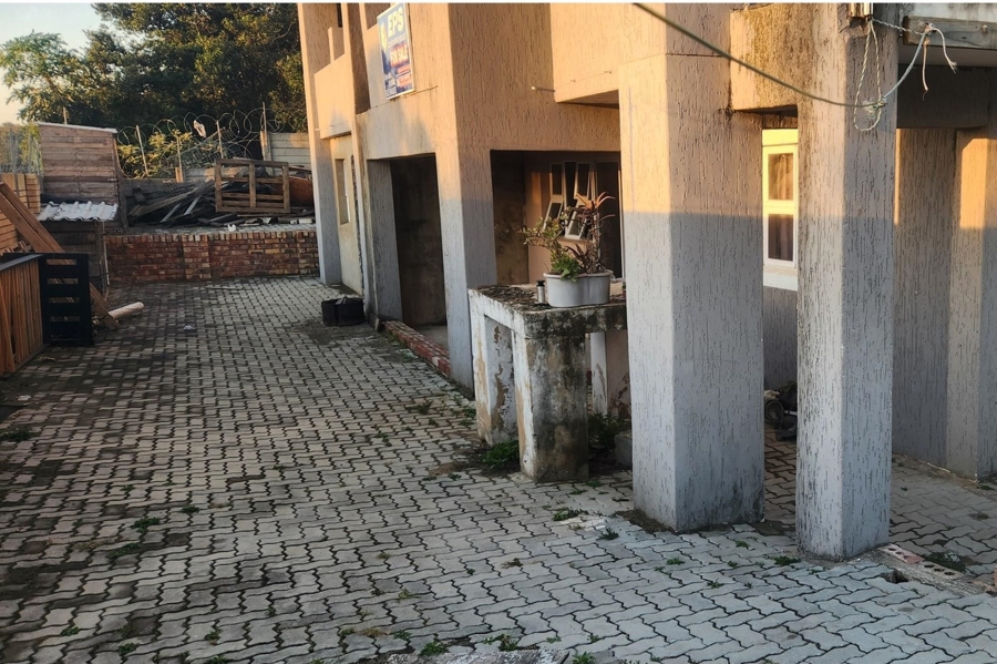 15 Bedroom Property for Sale in Beacon Bay Eastern Cape